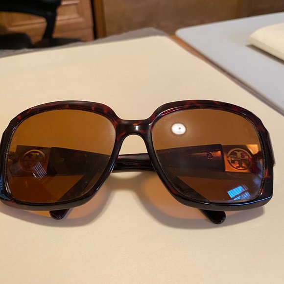 SUNGLASSES - Picture 3 of 3